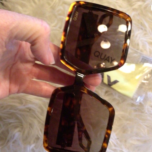 Quay almost ready dark tortoise - Picture 3 of 4